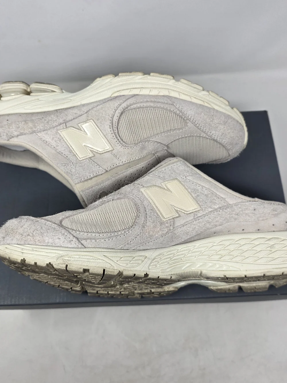 New Balance 2002R Mule Slip On Calm Taupe Men’s 10 M2002RMG 2022 Replacement Box